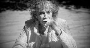 Анна Халприн (95 лет), которая танцует с Богом